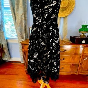 Lilly Pulitzer🪸Black lace over cream satin